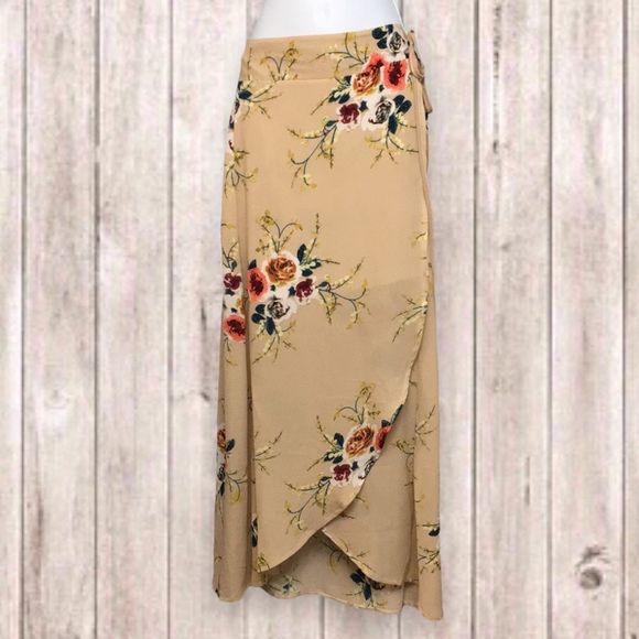 unbranded Dresses & Skirts - Floral Wrap Maxi Skirt Size Small